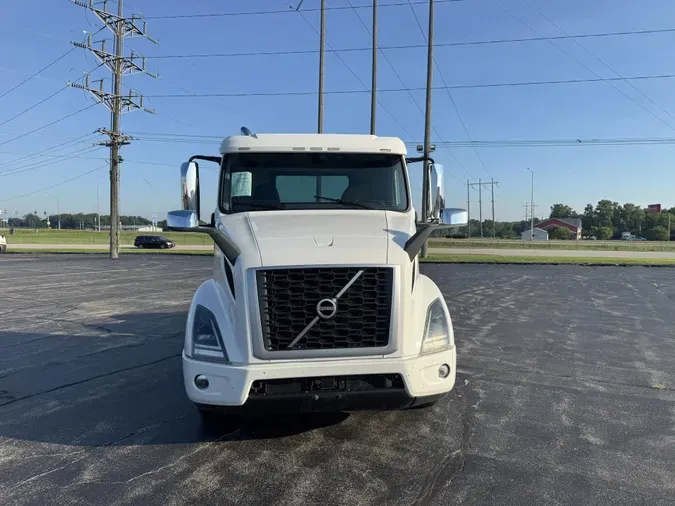2019 Volvo VNL64T200fd1a6b2956a94552afcc032bdd55f9be