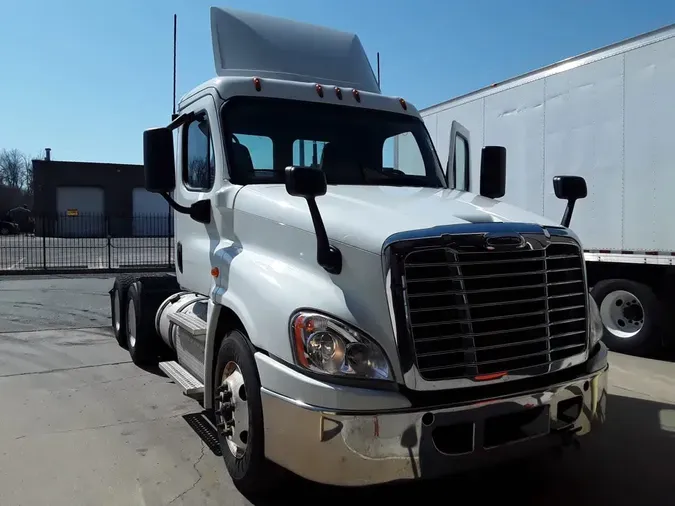 2019 FREIGHTLINER/MERCEDES CASCADIA 125