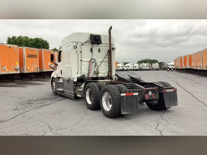 2022 Freightliner Cascadia 126