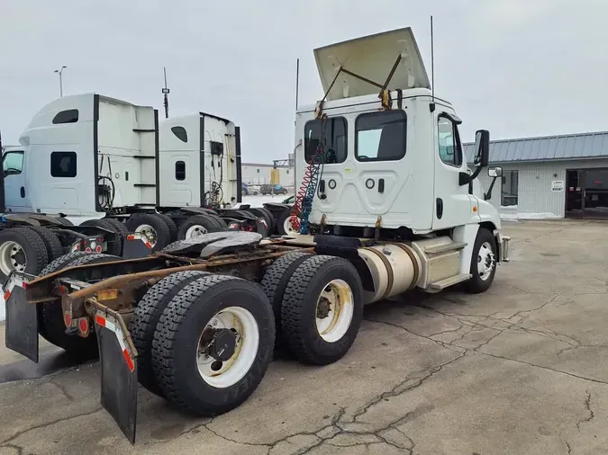 2019 FREIGHTLINER/MERCEDES CASCADIA 125