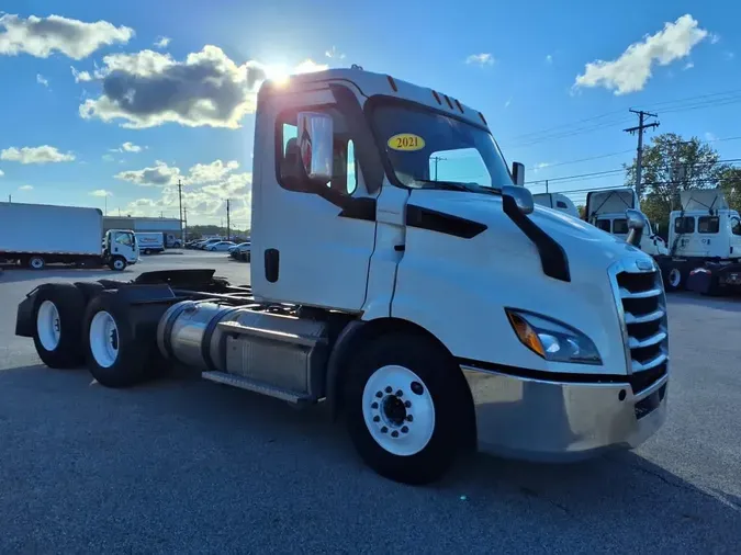 2021 FREIGHTLINER/MERCEDES CASCADIA PX11664ST