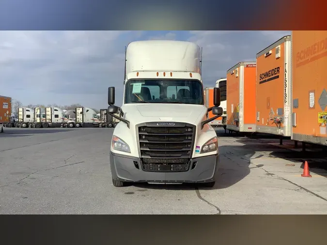 2020 Freightliner Cascadia 126