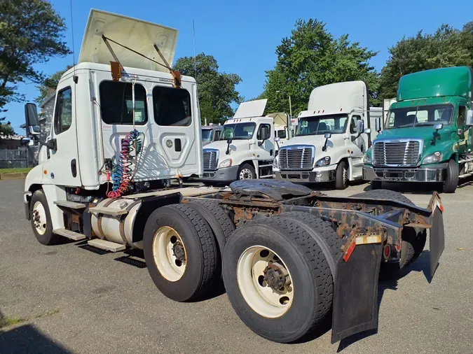 2016 FREIGHTLINER/MERCEDES CASCADIA 125