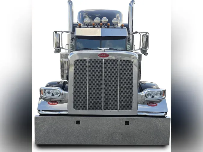 2023 Peterbilt 389fd2383cdad684936f1542684899404d3
