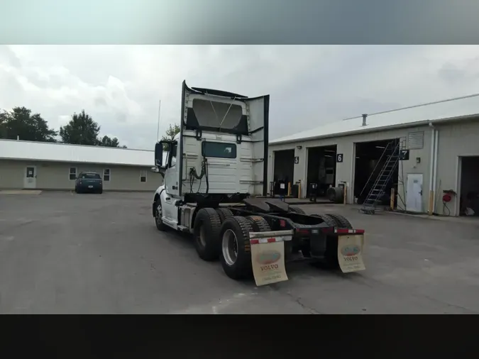 2020 Volvo VNL300