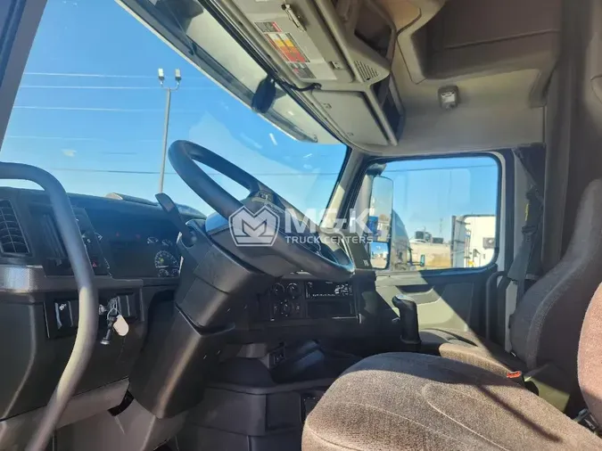 2019 VOLVO VNL64T760