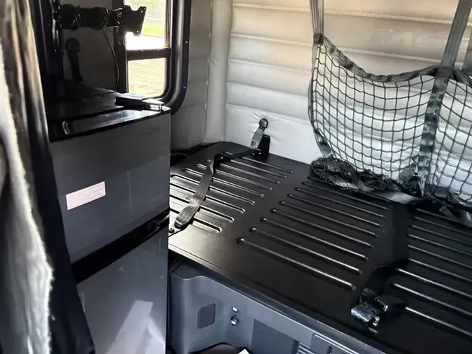 2022 FREIGHTLINER CA126