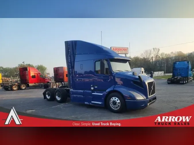 2021 VOLVO VNR64T640