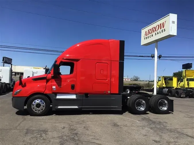 2022 FREIGHTLINER CA126