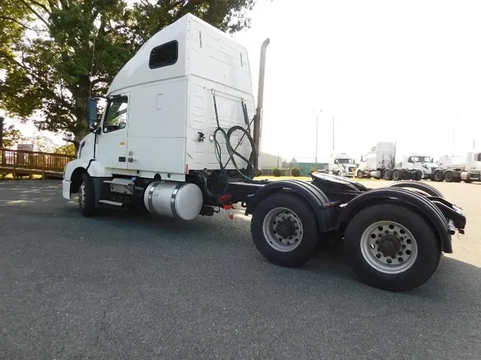 2018 VOLVO VNL670