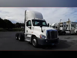 2019 Freightliner Cascadia 125