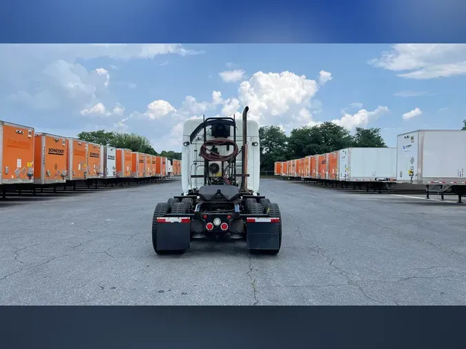 2021 Freightliner Cascadia 126