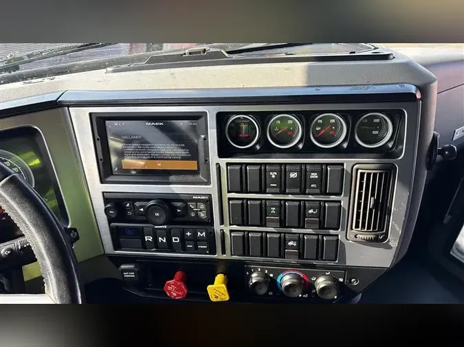 2020 MACK AN64Tfd39b604c405bc6e81f6084543d835ea