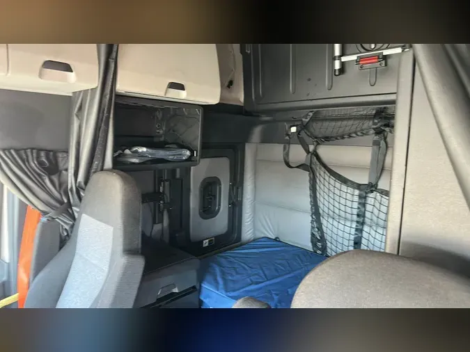 2022 Freightliner Cascadia 126fd3a092b988d5a8f308e620677da5bda