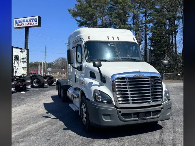 2020 FREIGHTLINER CASCADIAfd3ad2379fb04fcf07a74eed3f7dcf38