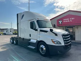 2021 FREIGHTLINER CASCADIA 126