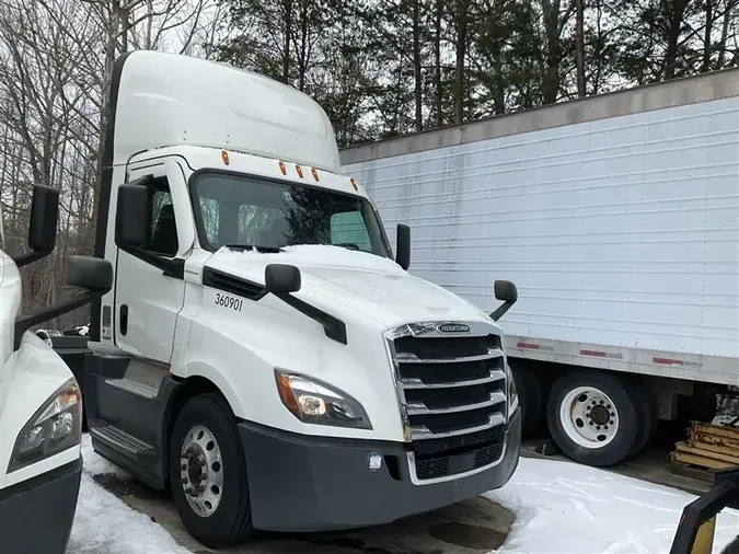 2021 FREIGHTLINER CA126