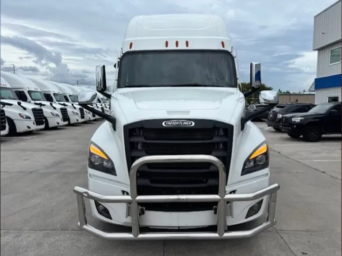 2023 Freightliner Cascadia 126