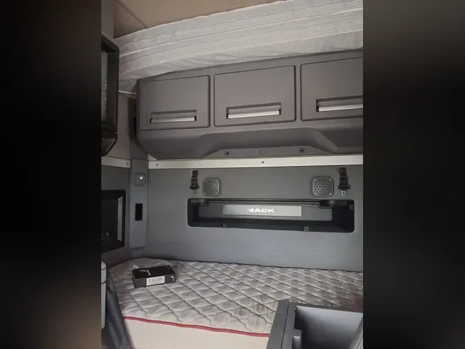 2020 MACK TRUCKS, INC. ANTHEM 64T