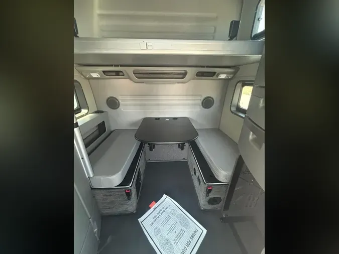 2020 VOLVO VNL64T860