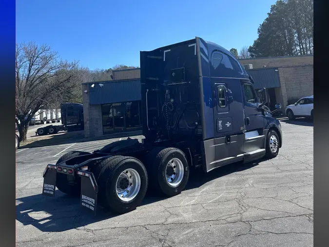 2019 FREIGHTLINER CASCADIA 126