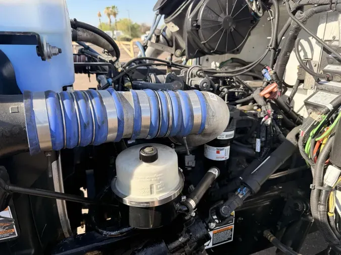 2020 Peterbilt 337