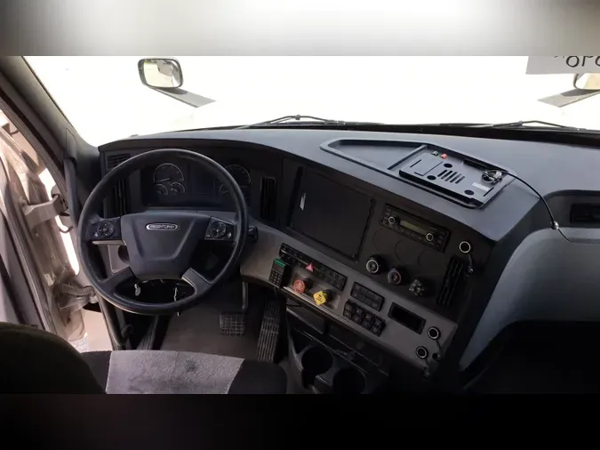 2021 Freightliner Cascadia 126