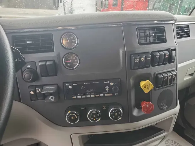 2021 PETERBILT 579