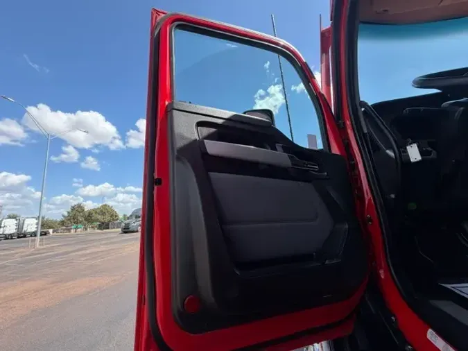 2023 KENWORTH T680fd4ef01f61fce035cdff14244d591f1a