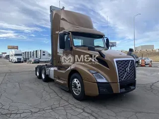 2024 VOLVO VNL64T300