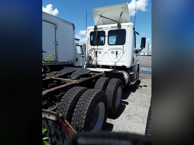 2018 FREIGHTLINER/MERCEDES CASCADIA 125