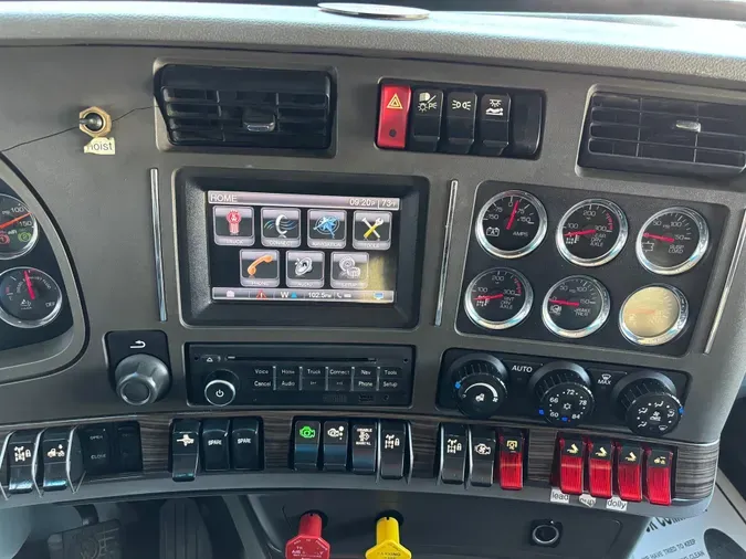 2015 Kenworth T880fd591cdd6a495590d887080cf2c1b55d