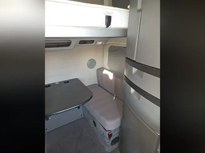 2024 VOLVO VNL64T860