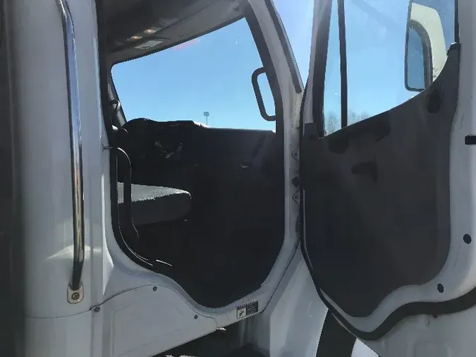 2018 Freightliner M2