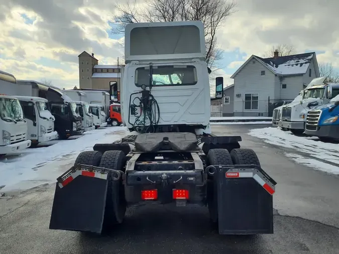 2019 NAVISTAR INTERNATIONAL RH613 DAYCAB S/A