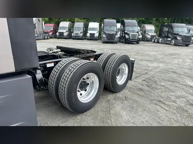 2022 Freightliner Cascadia 126