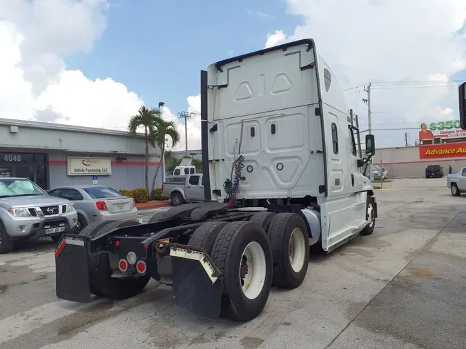 2018 FREIGHTLINER/MERCEDES CASCADIA 125