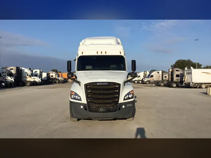 2021 Freightliner Cascadia 126