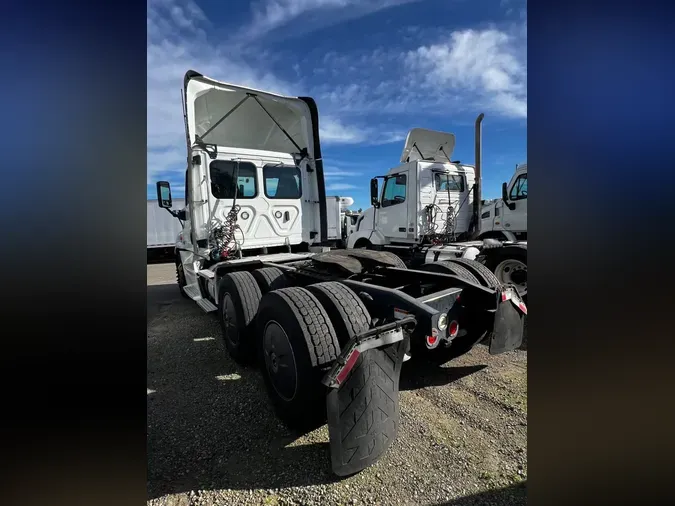 2020 FREIGHTLINER/MERCEDES CASCADIA 125