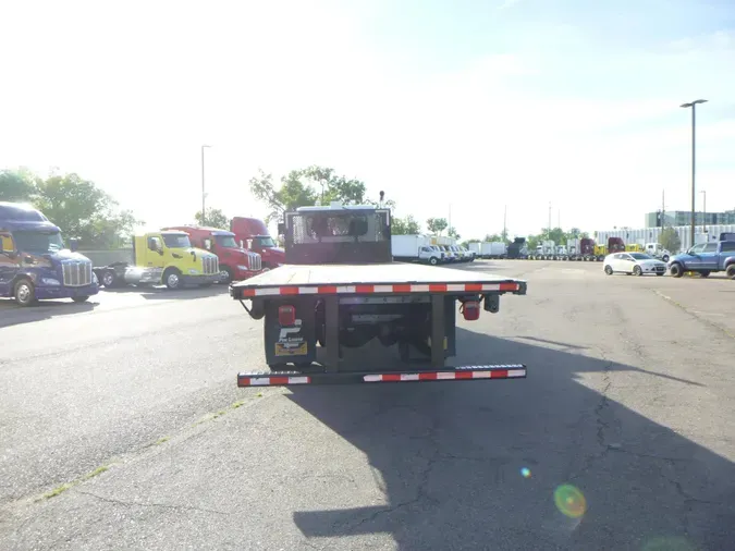 2020 Peterbilt 337