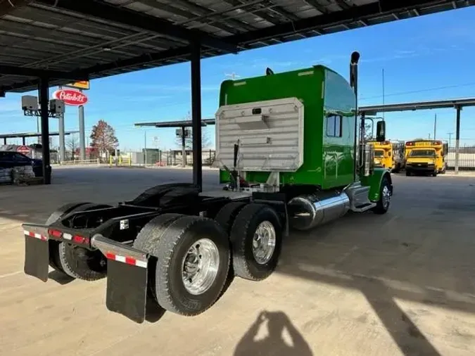 2023 Peterbilt 389