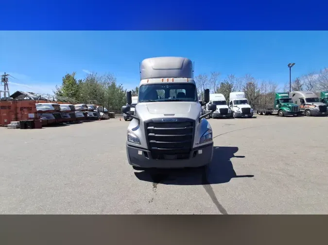 2020 Freightliner Cascadia 126