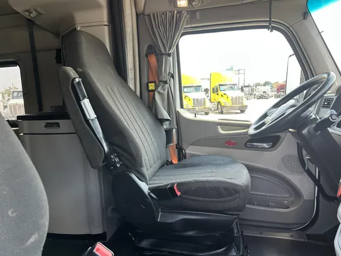 2021 Peterbilt 579