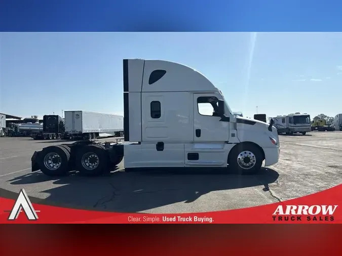 2022 FREIGHTLINER CA126