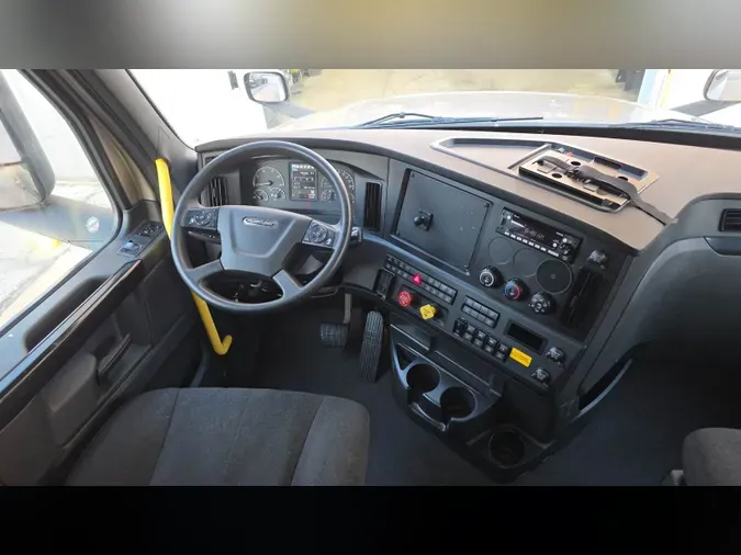 2024 Freightliner Cascadia 126