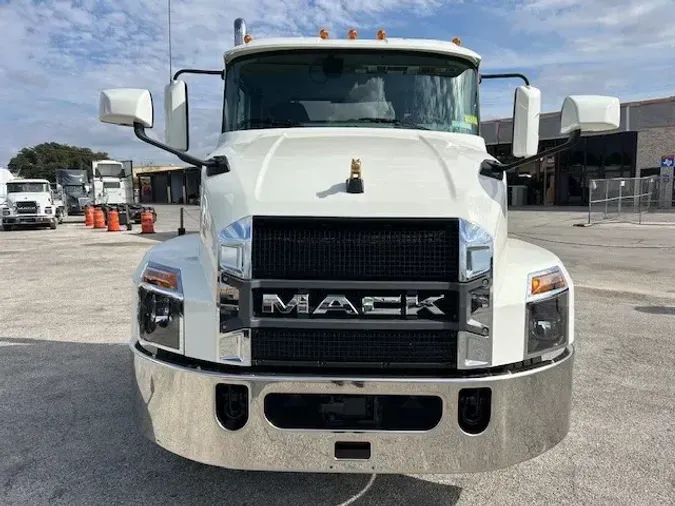 2025 MACK AN64T