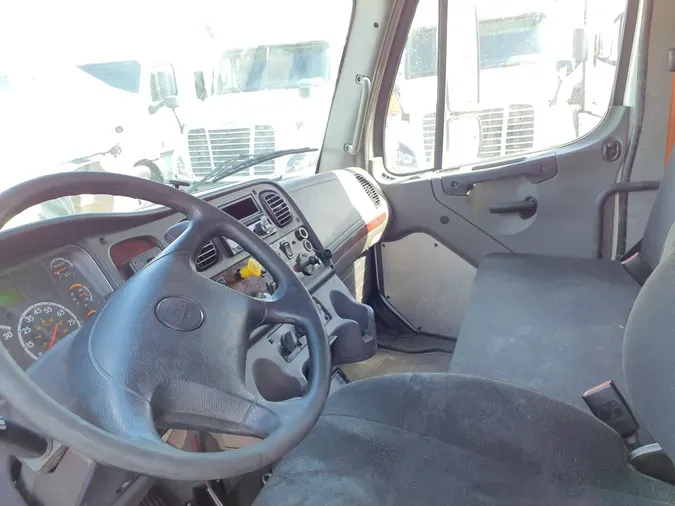 2018 FREIGHTLINER/MERCEDES M2 106