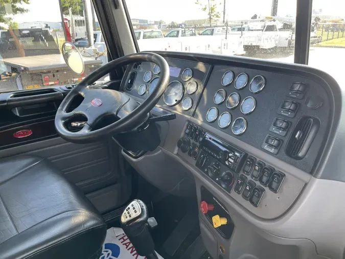 2019 Peterbilt 389