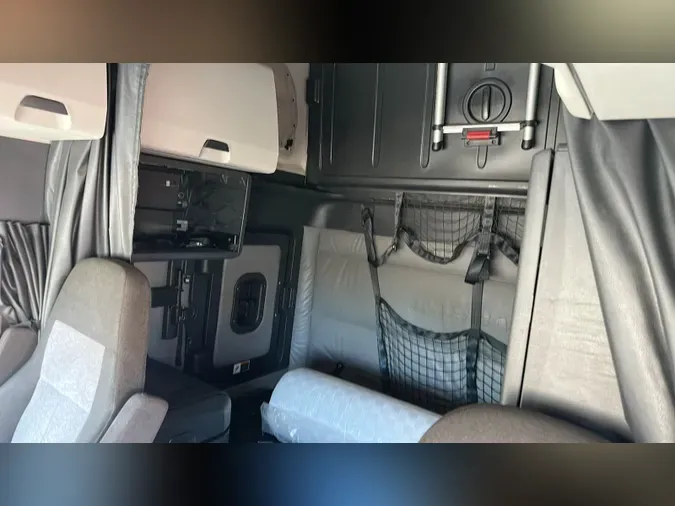 2022 Freightliner Cascadia 126