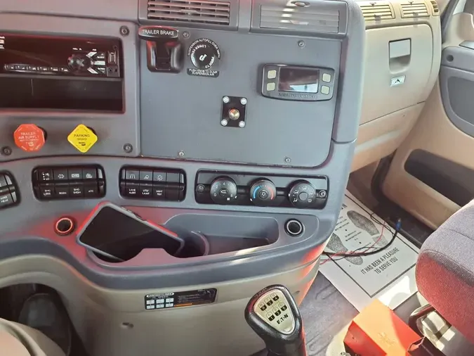 2020 FREIGHTLINER CASCADIA 113